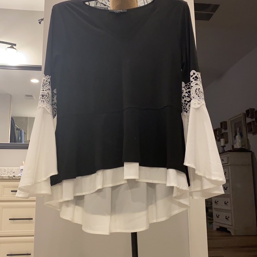 Beautiful blouse! - Picture 4 of 5